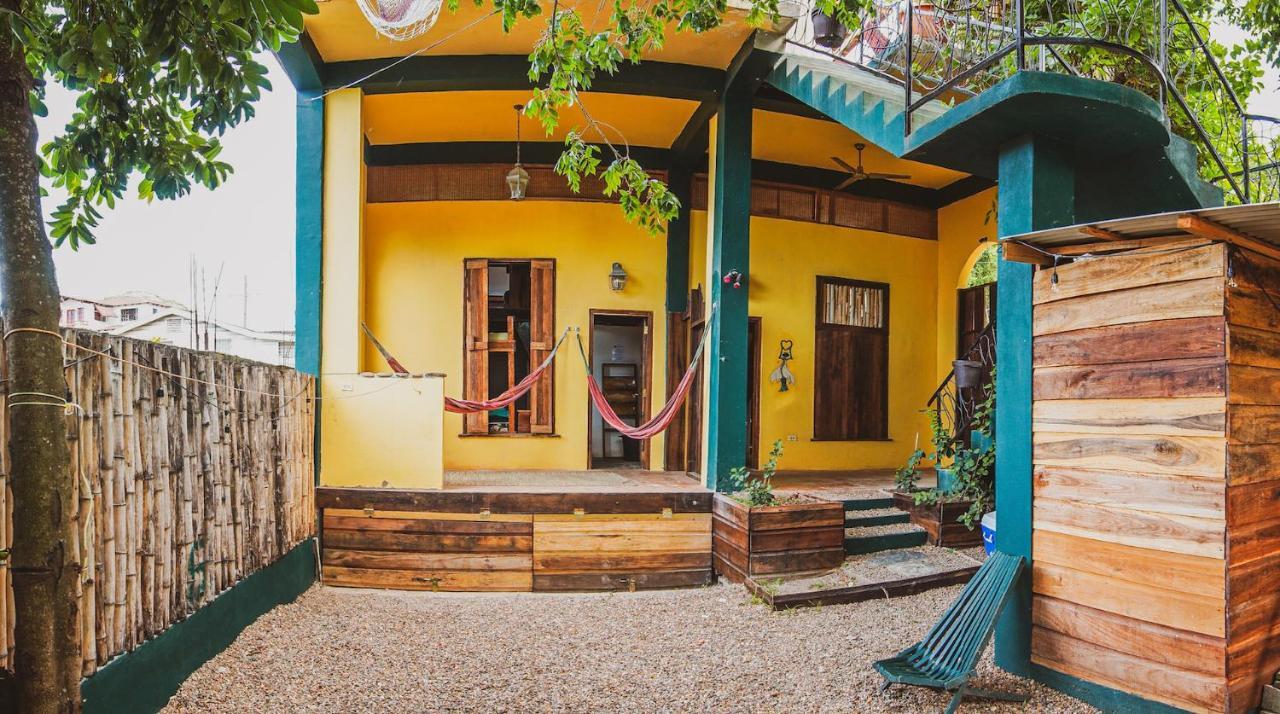 Bella'S Backpackers Cayo Pansiyon San Ignacio Dış mekan fotoğraf